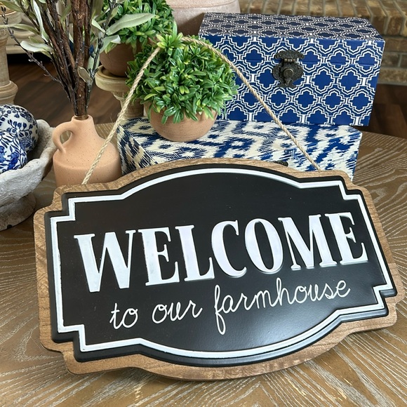NEW! Modern Farmhouse Welcome Black & White Enamel Metal & Rustic Wood Sign - Picture 2 of 6